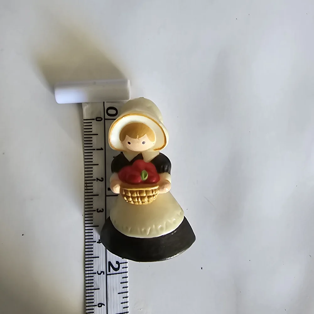 Hallmark dress bonnet holding